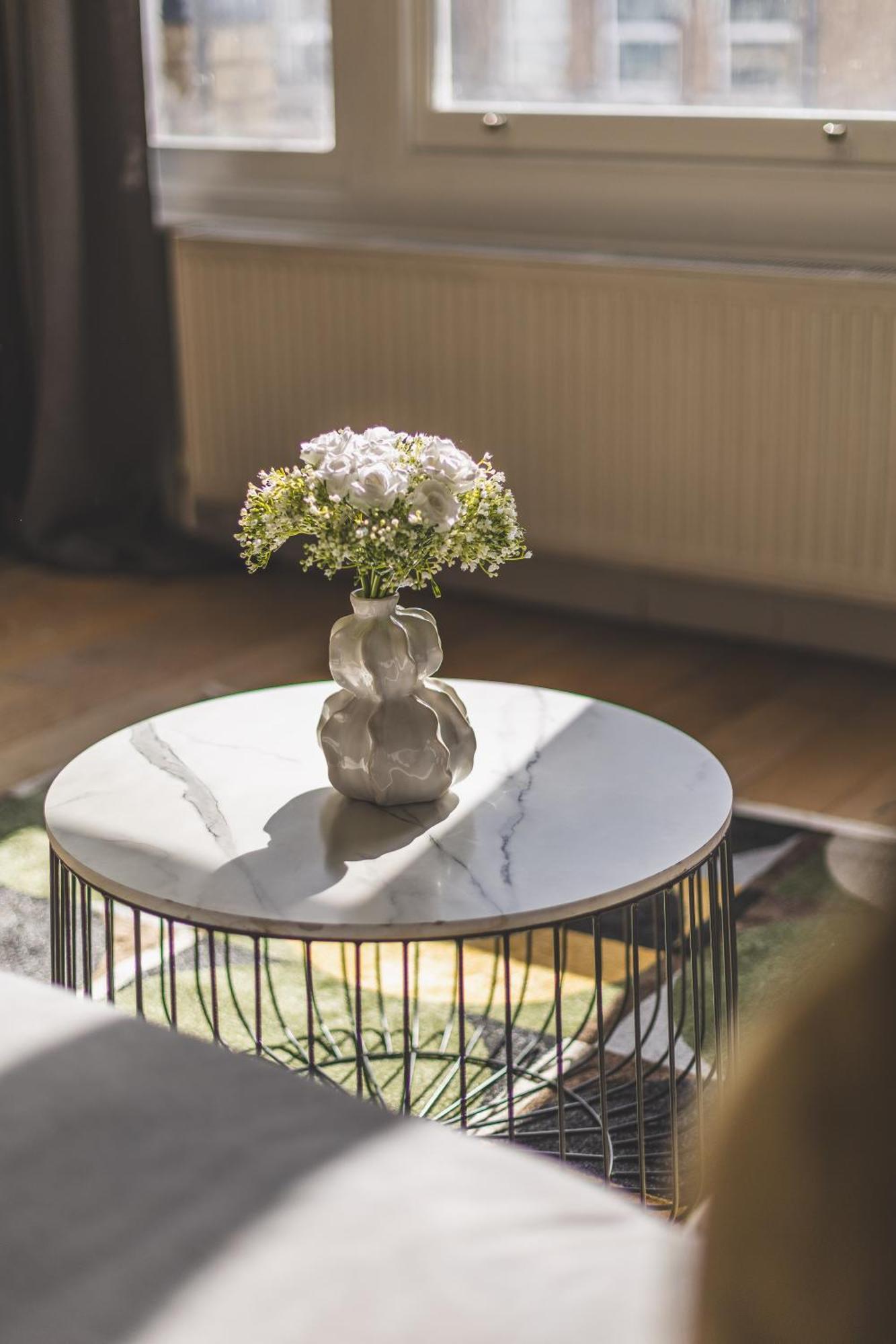 Great Eastern 2 By Artsy Apartamento